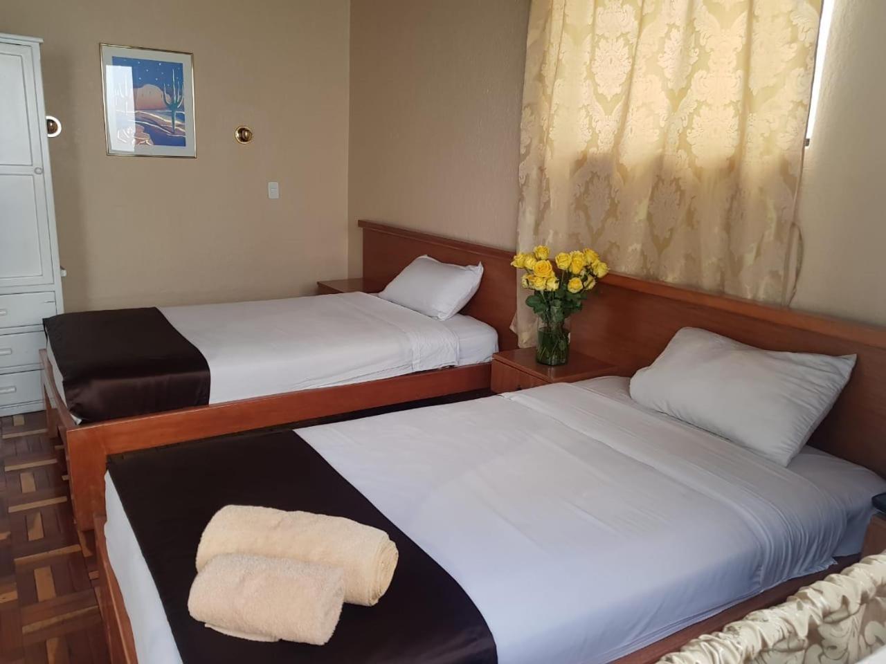 Hostal Loro Verde Quito Bagian luar foto