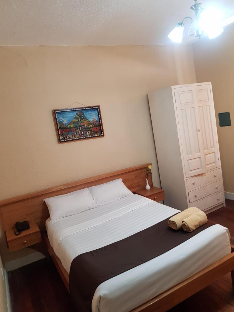 Hostal Loro Verde Quito Bagian luar foto