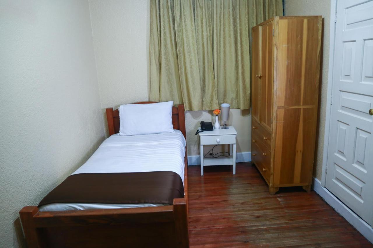 Hostal Loro Verde Quito Bagian luar foto