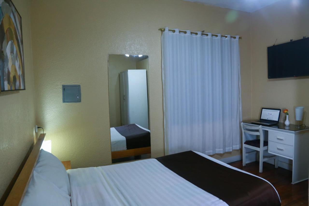 Hostal Loro Verde Quito Bagian luar foto
