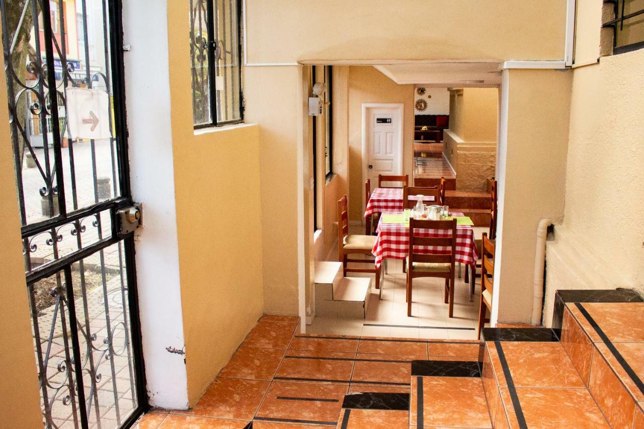 Hostal Loro Verde Quito Bagian luar foto